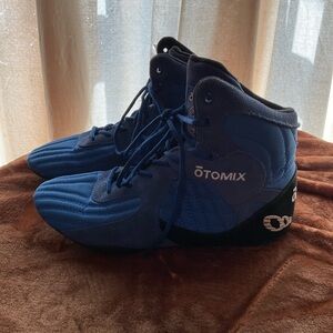 Otomix (Bodybuilding Weightlifting Shoe Royal Stingray)